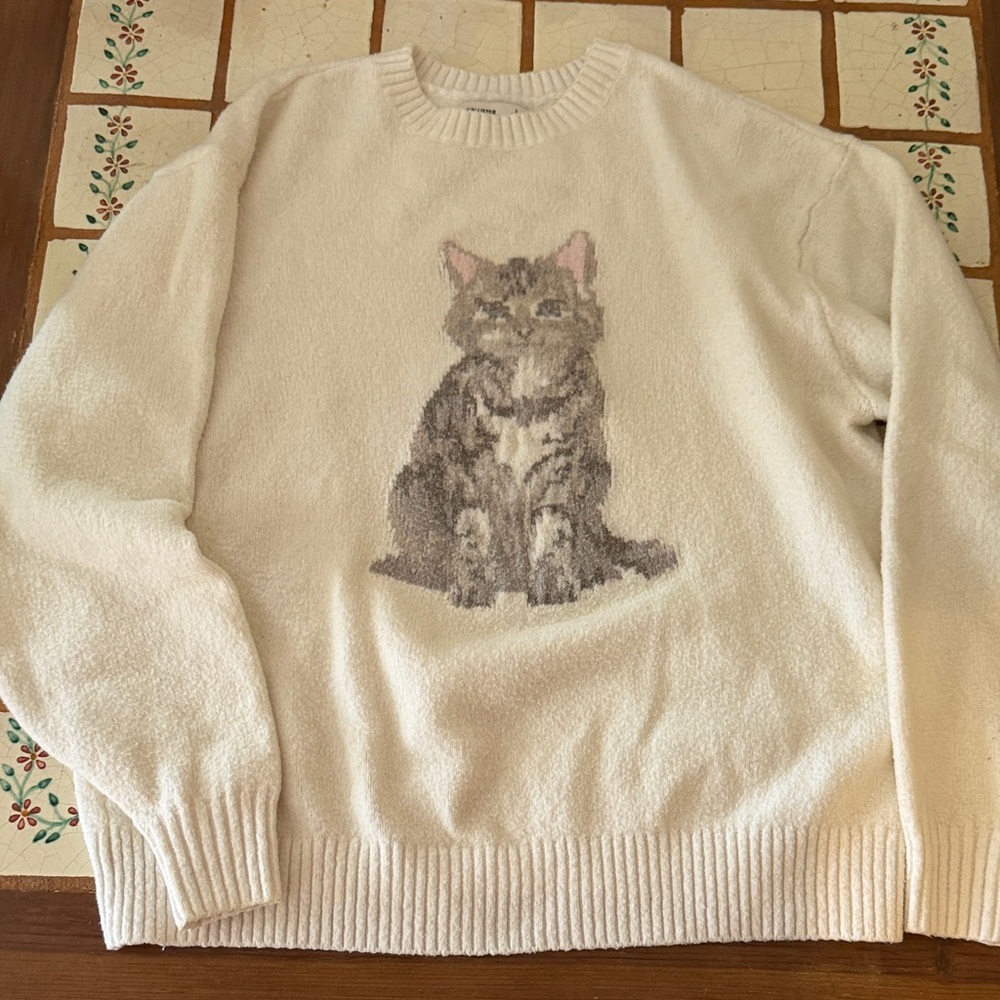 Hollister Cream Sweater with Sitting Kitten Graphic